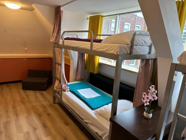 Room Mate Hostel Amsterdam Зандам Екстер'єр фото