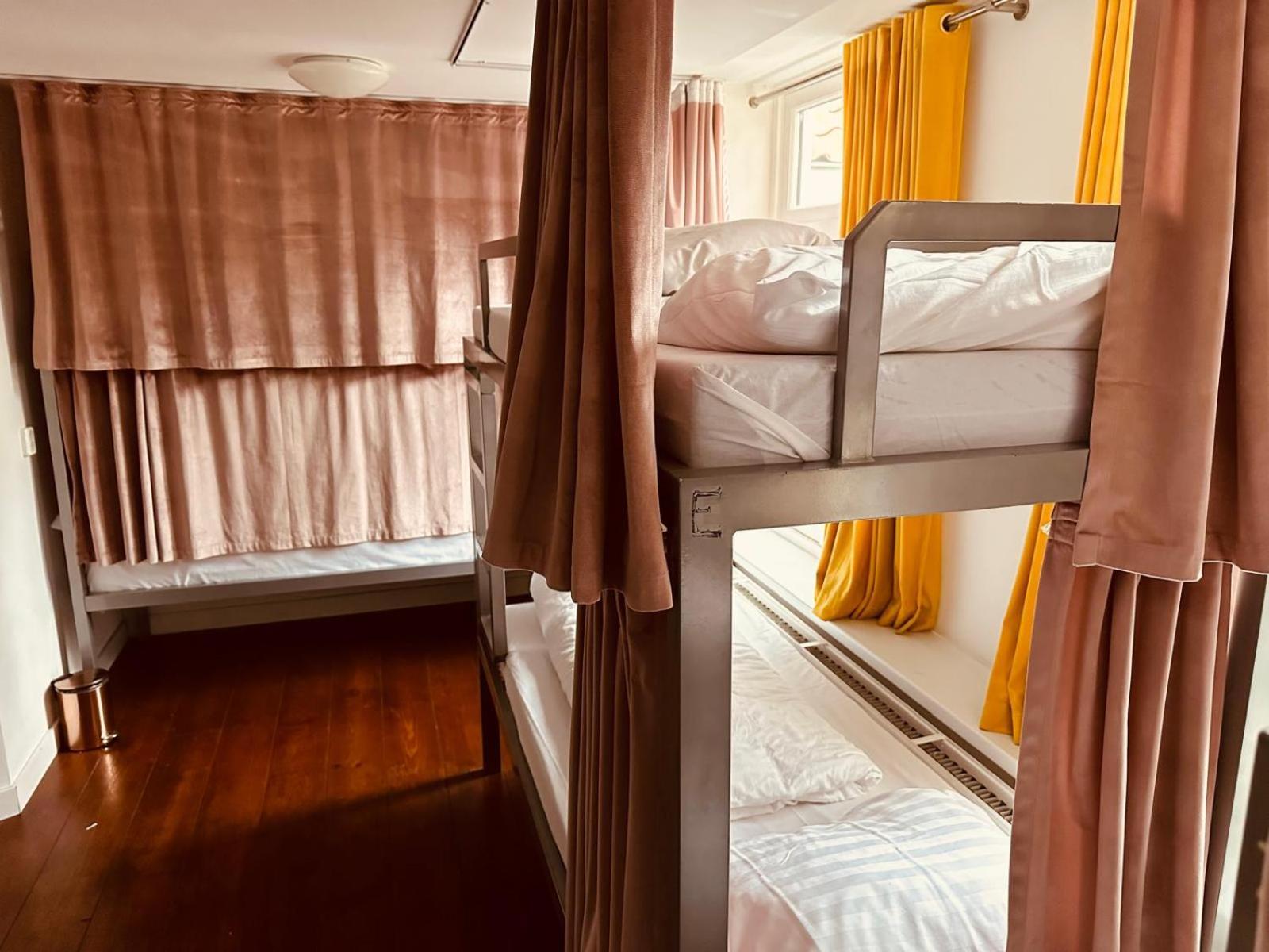 Room Mate Hostel Amsterdam Зандам Екстер'єр фото