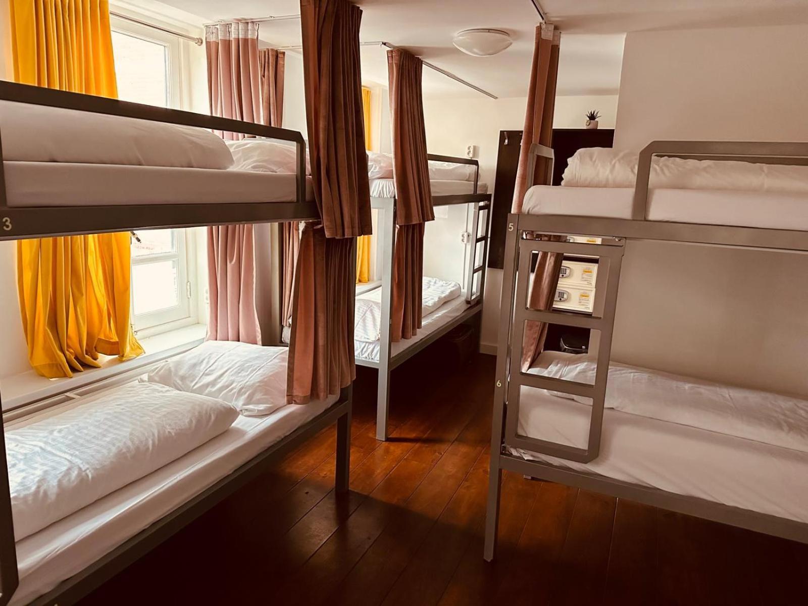 Room Mate Hostel Amsterdam Зандам Екстер'єр фото